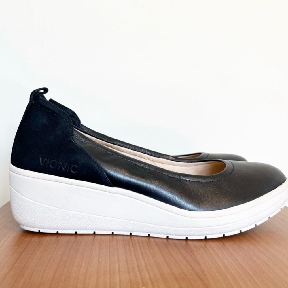 Vionic Black Leather Wedge Pump with White Platform